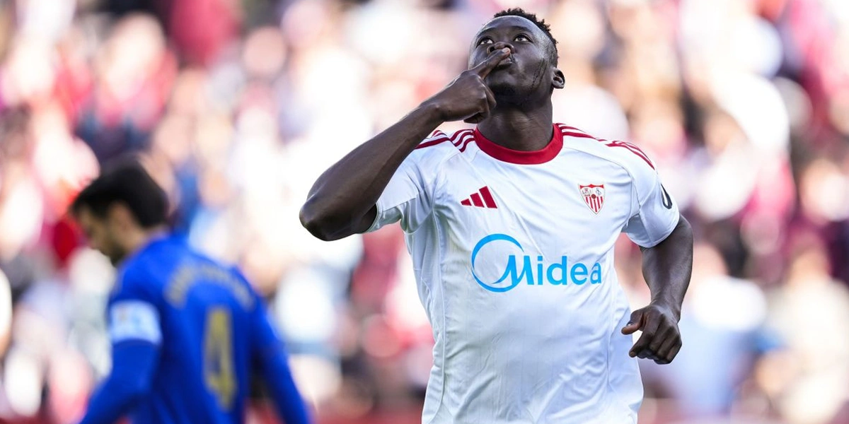 Akor-Adams-Bersinar,-Sevilla-Bangkit-dengan-Kemenangan-Telak-atas-Real-Oviedo